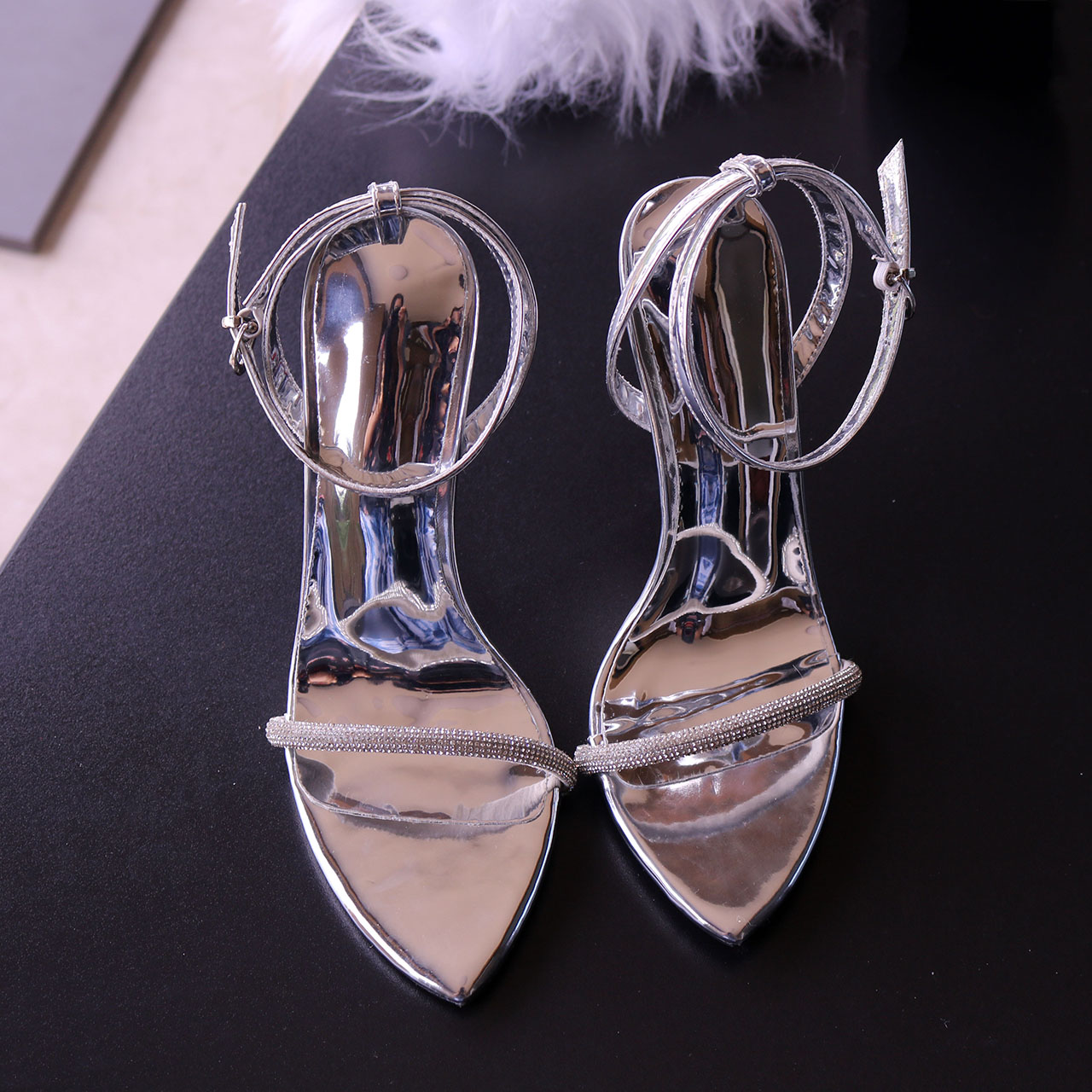 Silver mirror lacquered leathe - đánh giá và giá Women Queen Fashion